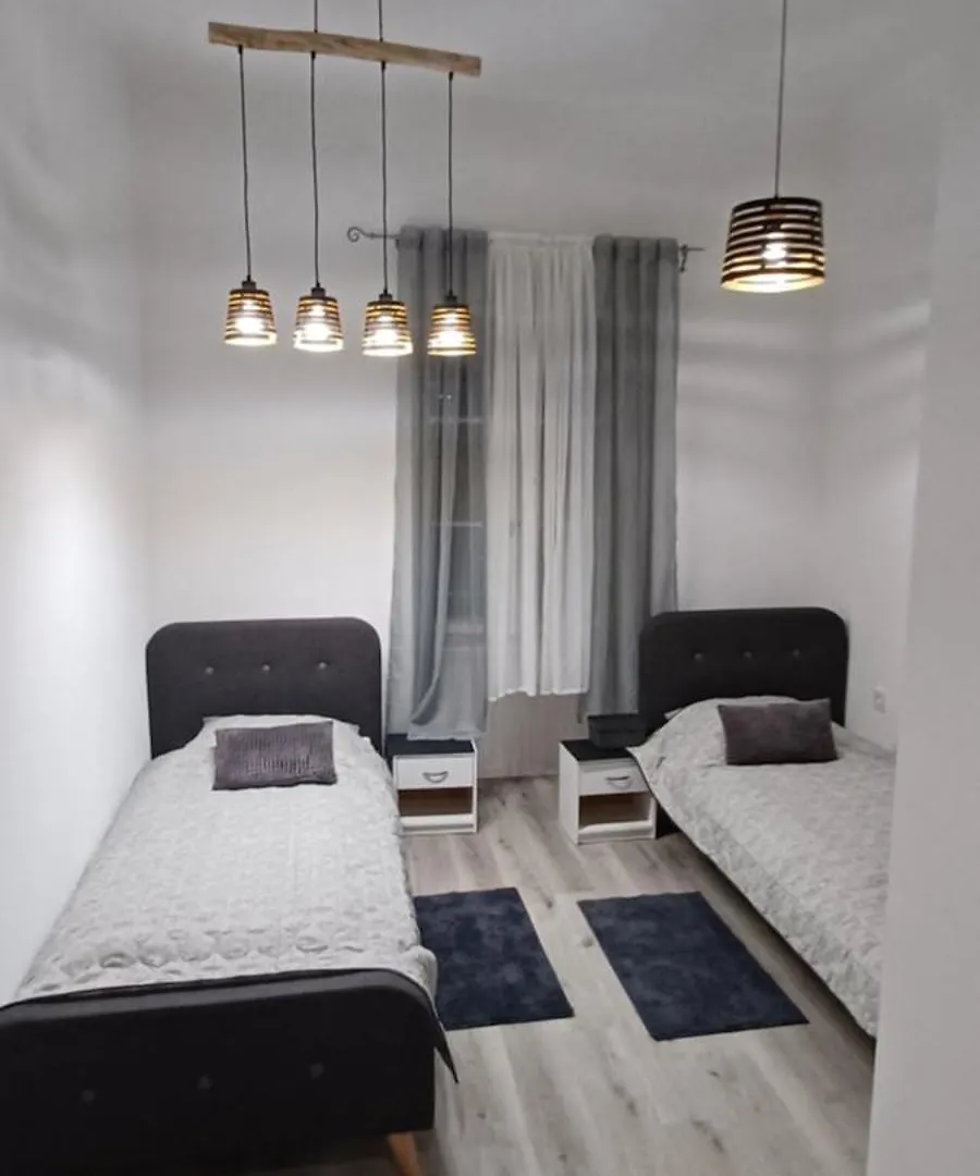 Apartmandamir location
